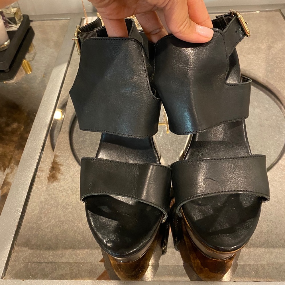 Black and brown wedges